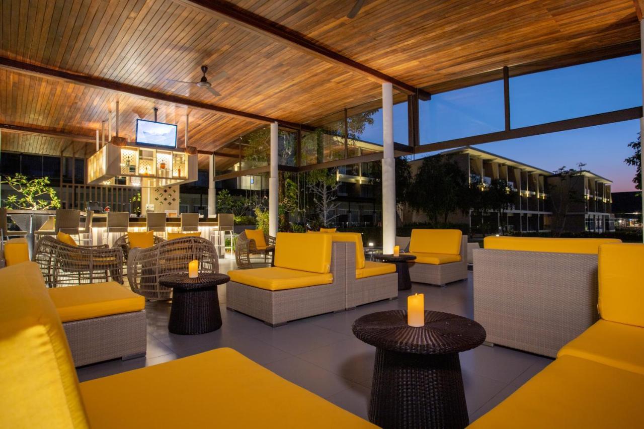 The Sands Khao Lak By Katathani - Sha Extra Plus Dış mekan fotoğraf The bar at the rooftop lounge