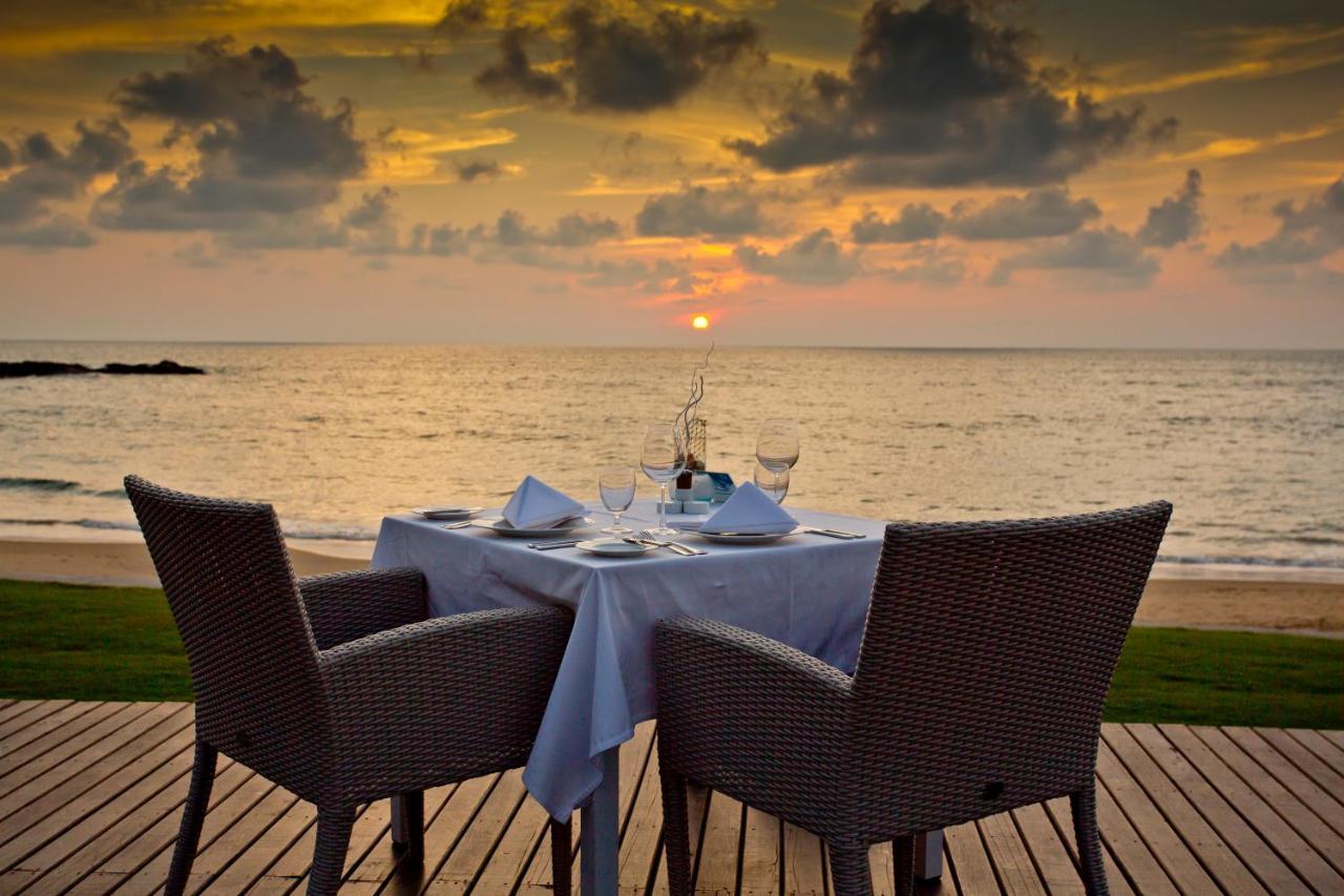 The Sands Khao Lak By Katathani - Sha Extra Plus Dış mekan fotoğraf Sunset at the beach