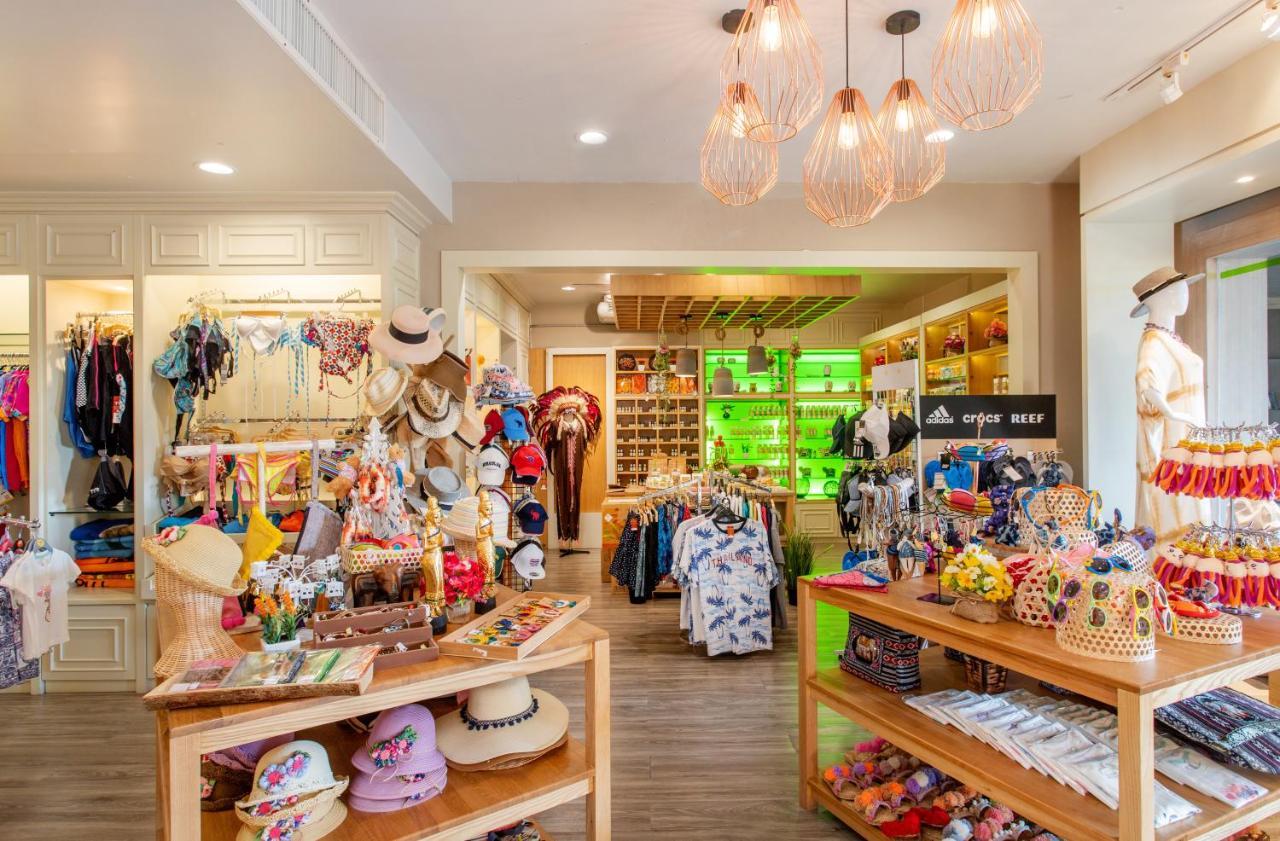 The Sands Khao Lak By Katathani - Sha Extra Plus Dış mekan fotoğraf The interior of the gift shop at the National Museum of Natural History
