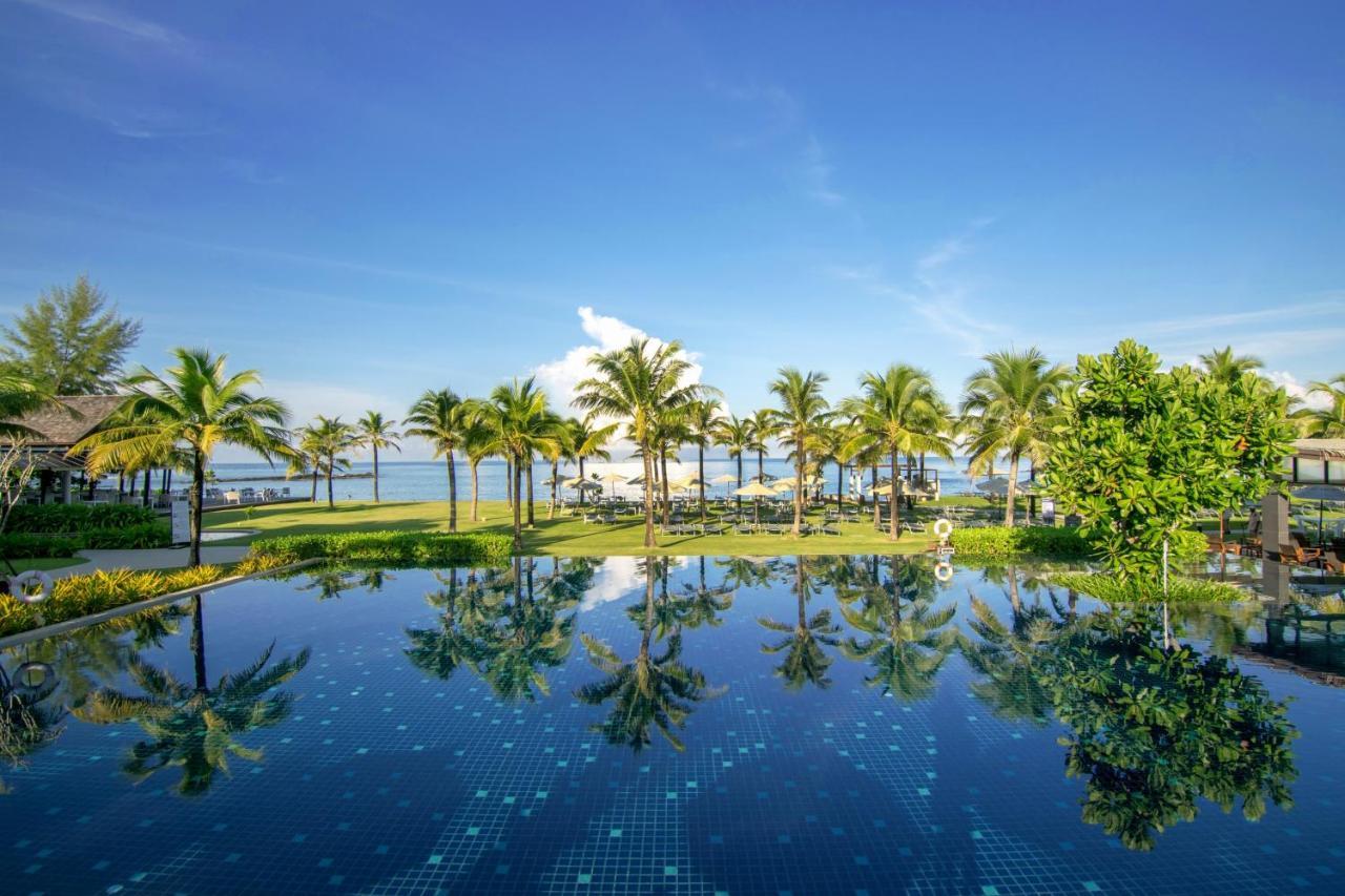 The Sands Khao Lak By Katathani - Sha Extra Plus Dış mekan fotoğraf The pool at the Royal Paradise Hotel & Spa