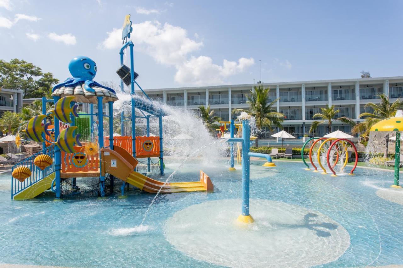 The Sands Khao Lak By Katathani - Sha Extra Plus Dış mekan fotoğraf Waterpark at the hotel