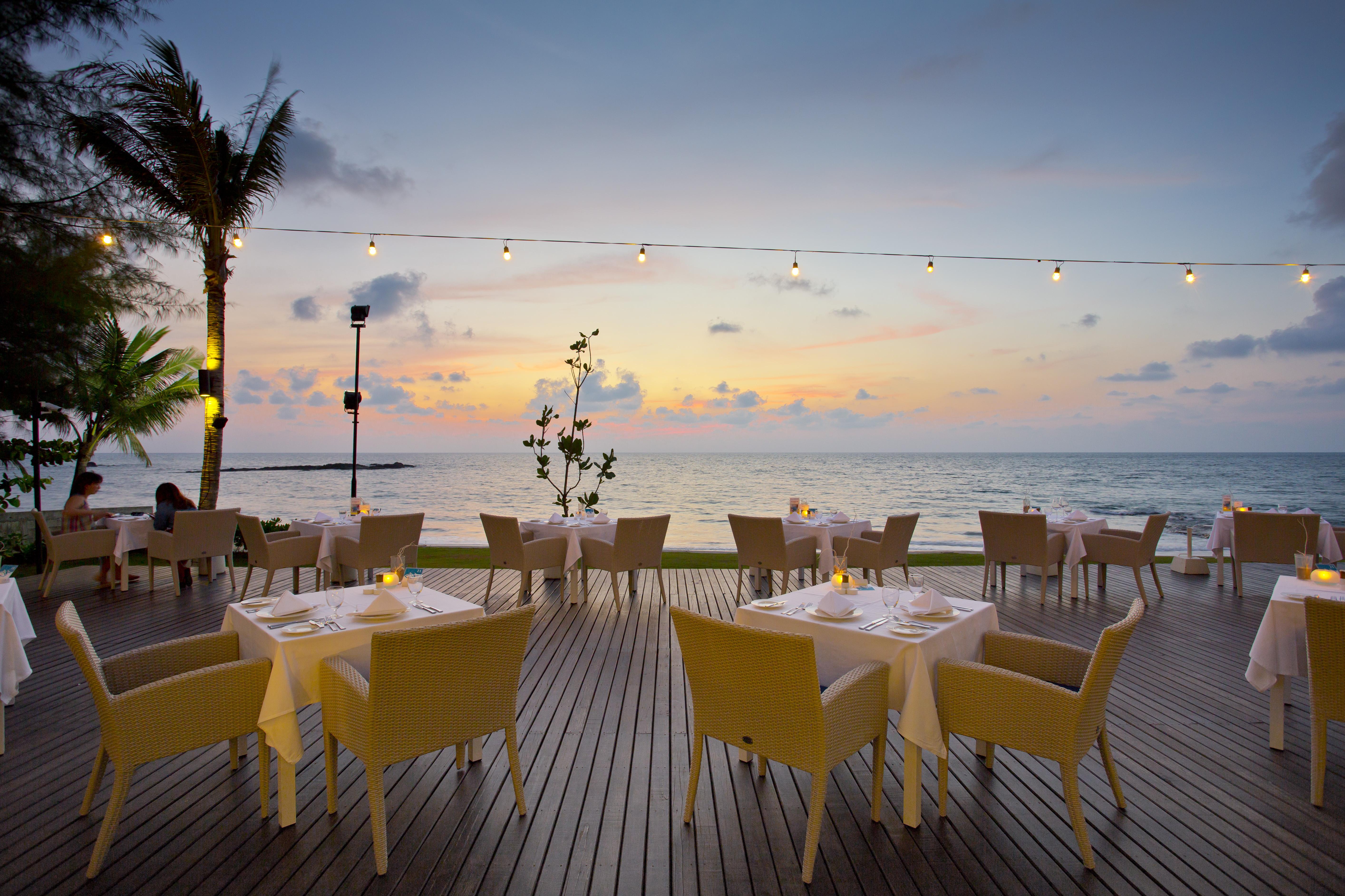 The Sands Khao Lak By Katathani - Sha Extra Plus Dış mekan fotoğraf Sunset at the beach
